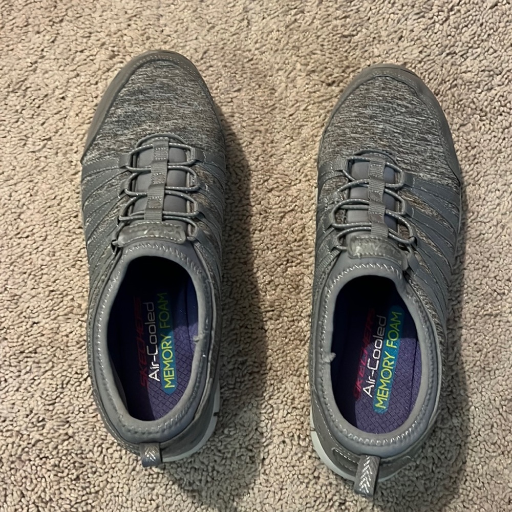 Sketchers size 8 women’s gray slip on sneakers EUC